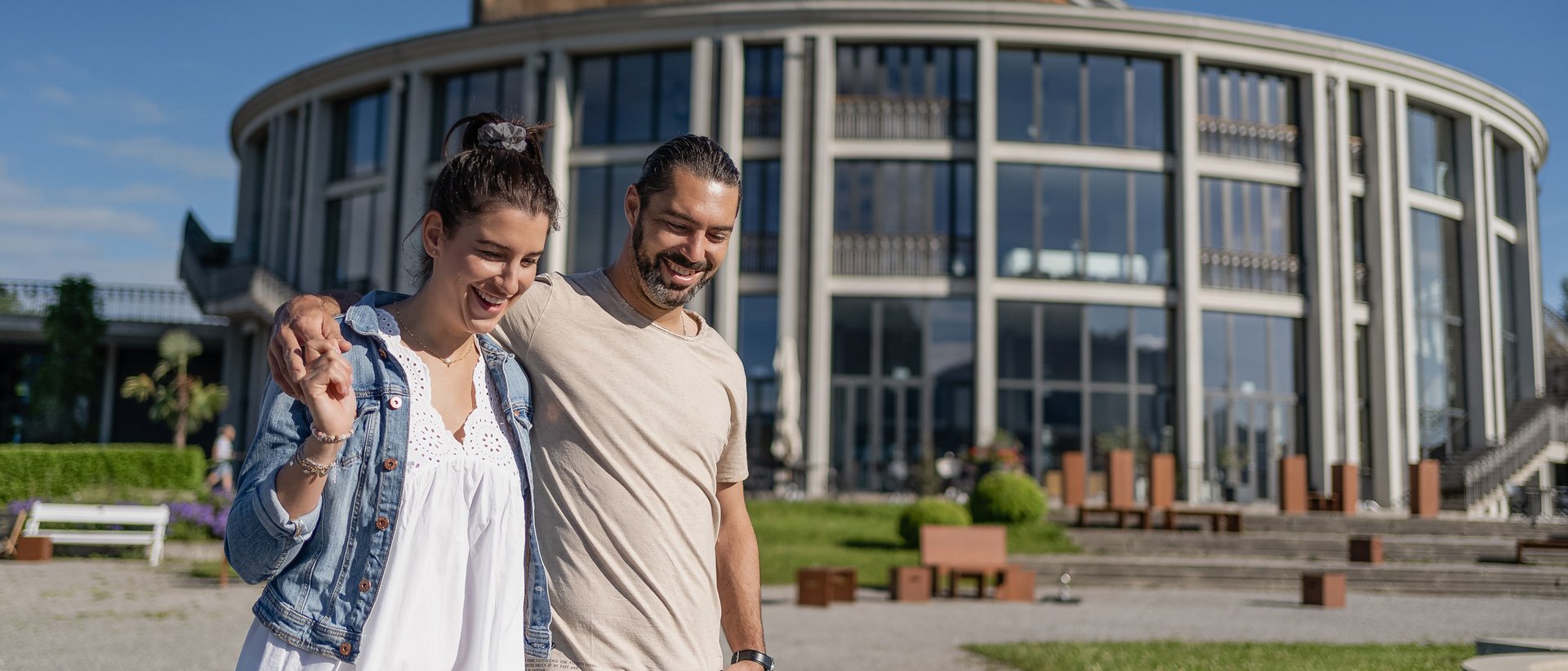 Das Festpielhaus am Forggensee direkt beim Hotel Sommer Das Festpielhaus am Forggensee direkt beim Hotel Sommer