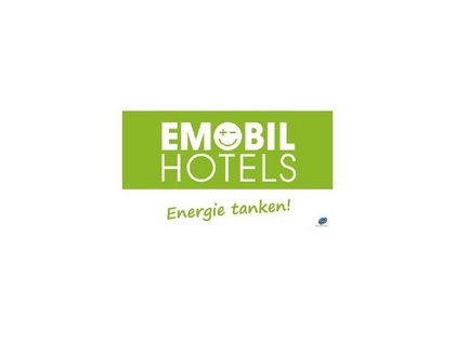 Allgäu mit Kindern: Hier finden Sie unsere Partnerlogos Logo von Emobil Hotels mit dem Slogan Energie tanken