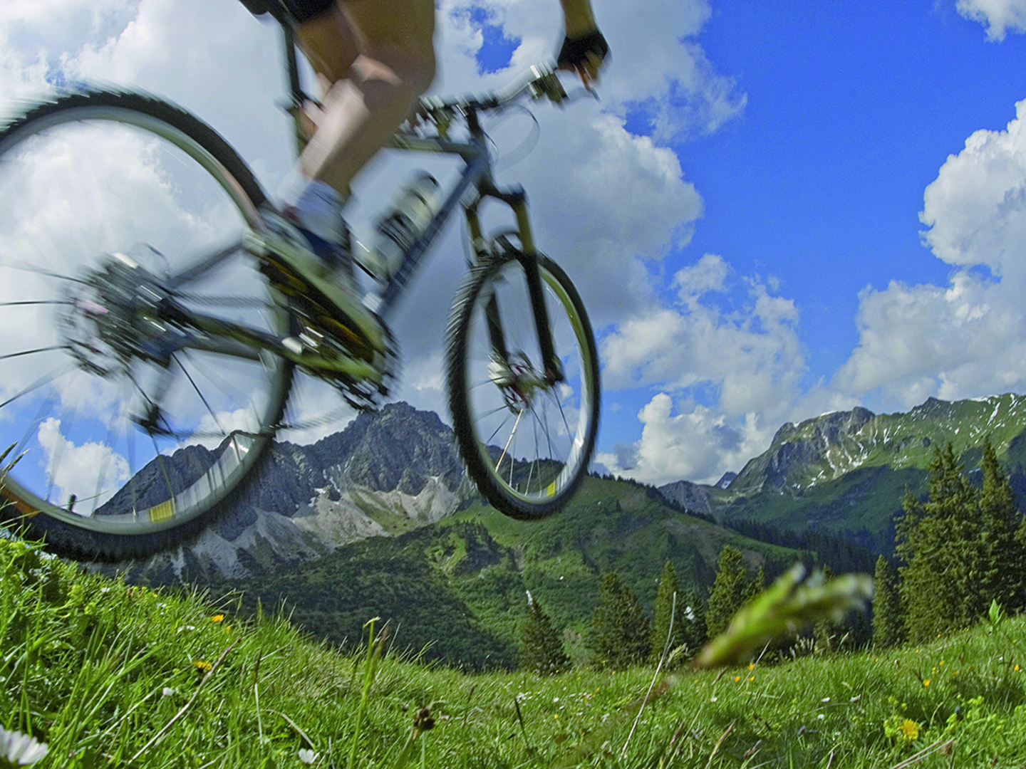 Urlaub mit dem Fahrrad | Hotel Sommer im Allgäu Urlaub mit dem Fahrrad | Hotel Sommer im Allgäu