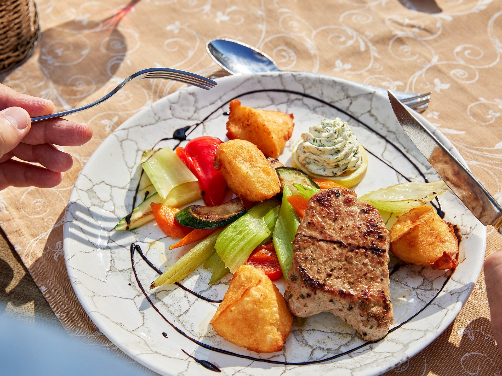 Genießen in Restaurant & Bar | Hotel Sommer Genießen in Restaurant & Bar | Hotel Sommer